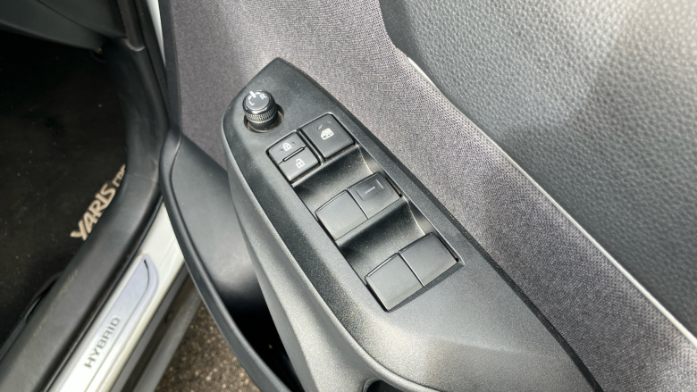 Toyota Yaris Cross 1.5 Hybrid Design 5dr CVT Hybrid Estate